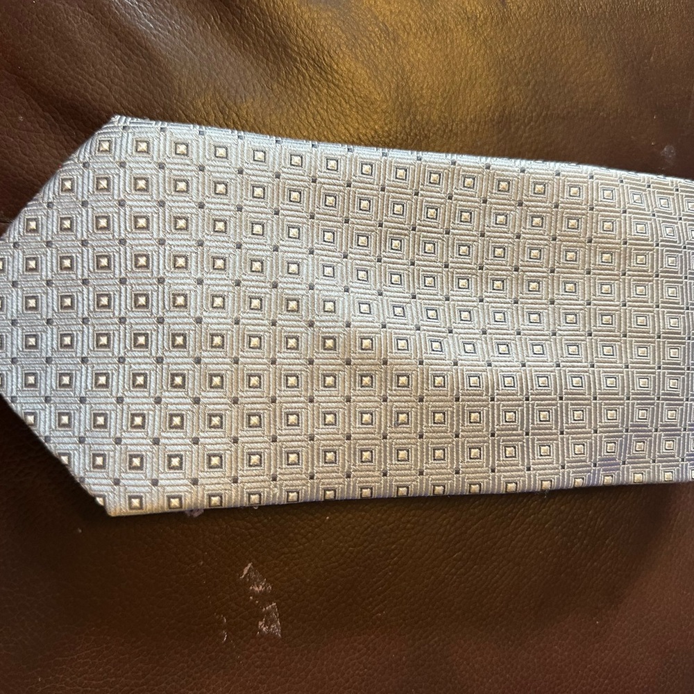 Kasper Gray Geometric Silk Tie